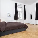 Prague Apartment V Lesicku 8